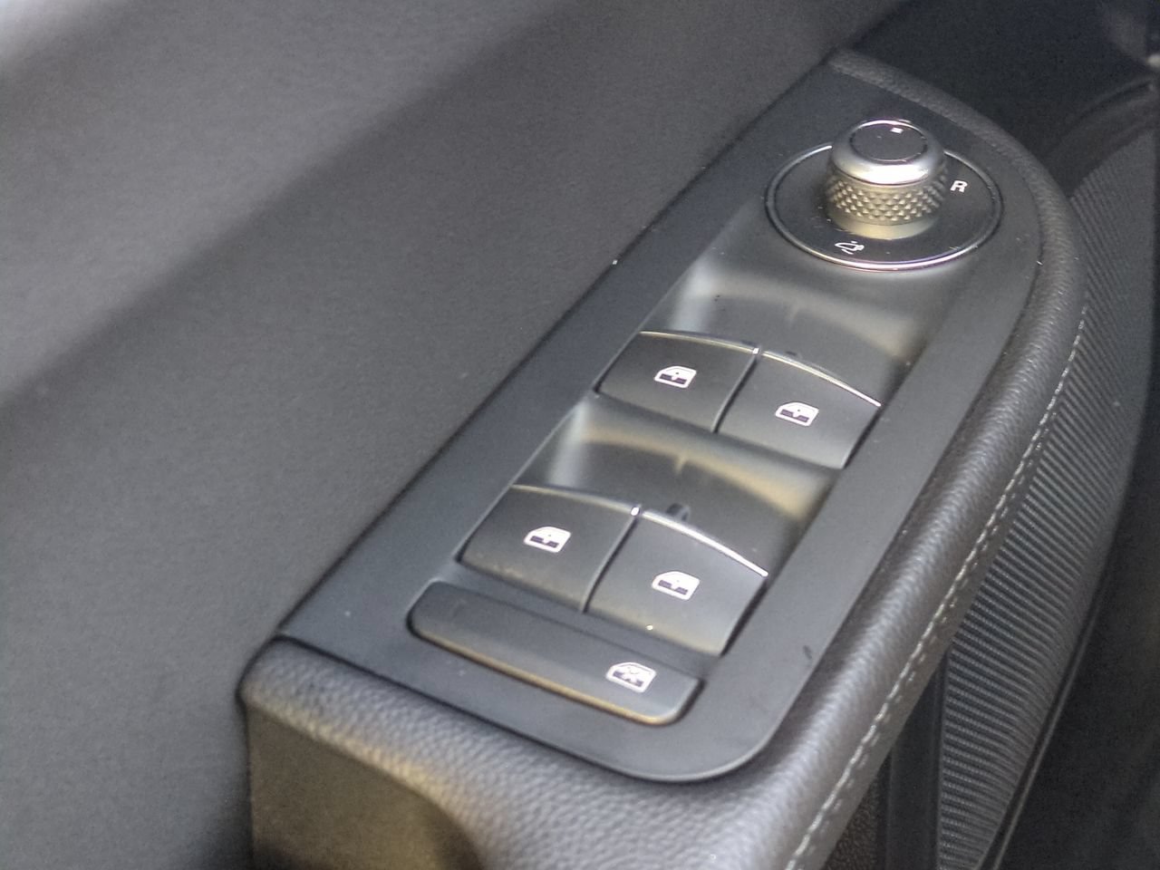 New 2025 Alfa Romeo Giulia w/ Driving Assist Package RWD image 21