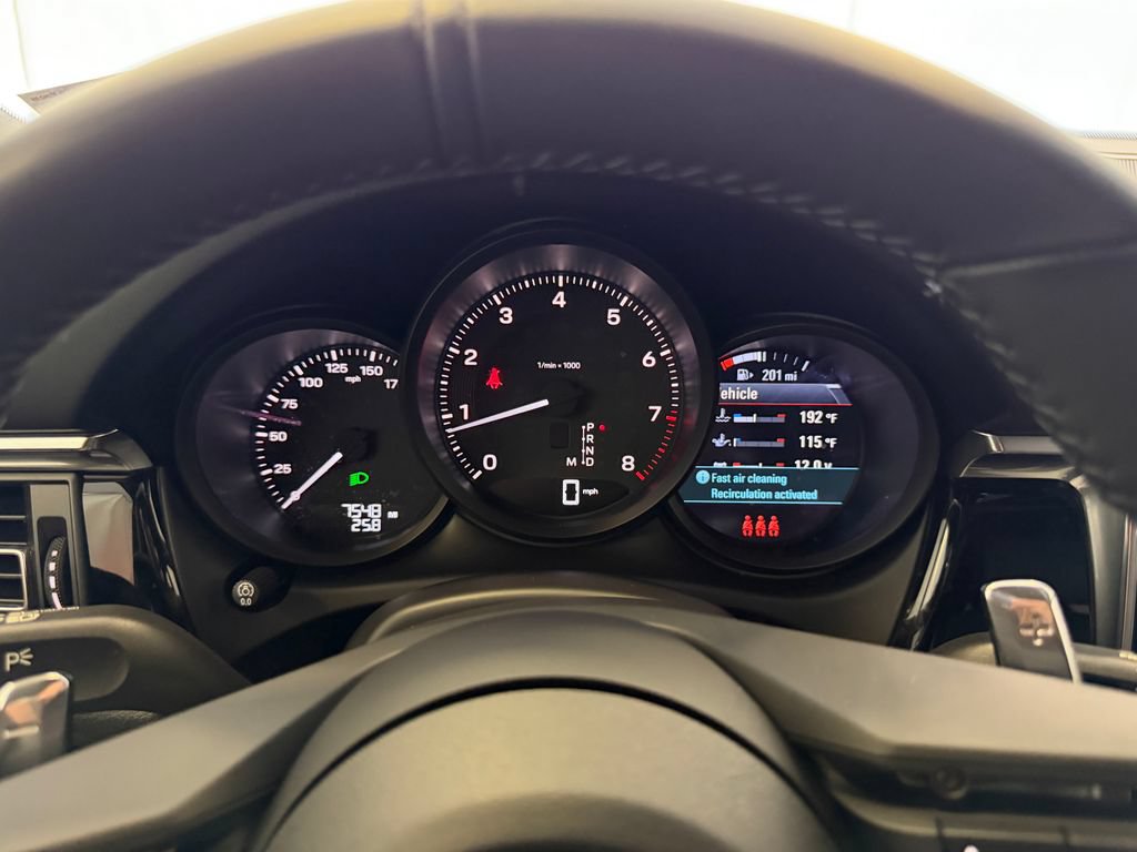 Certified 2026 Porsche Macan AWD/4WD image 21
