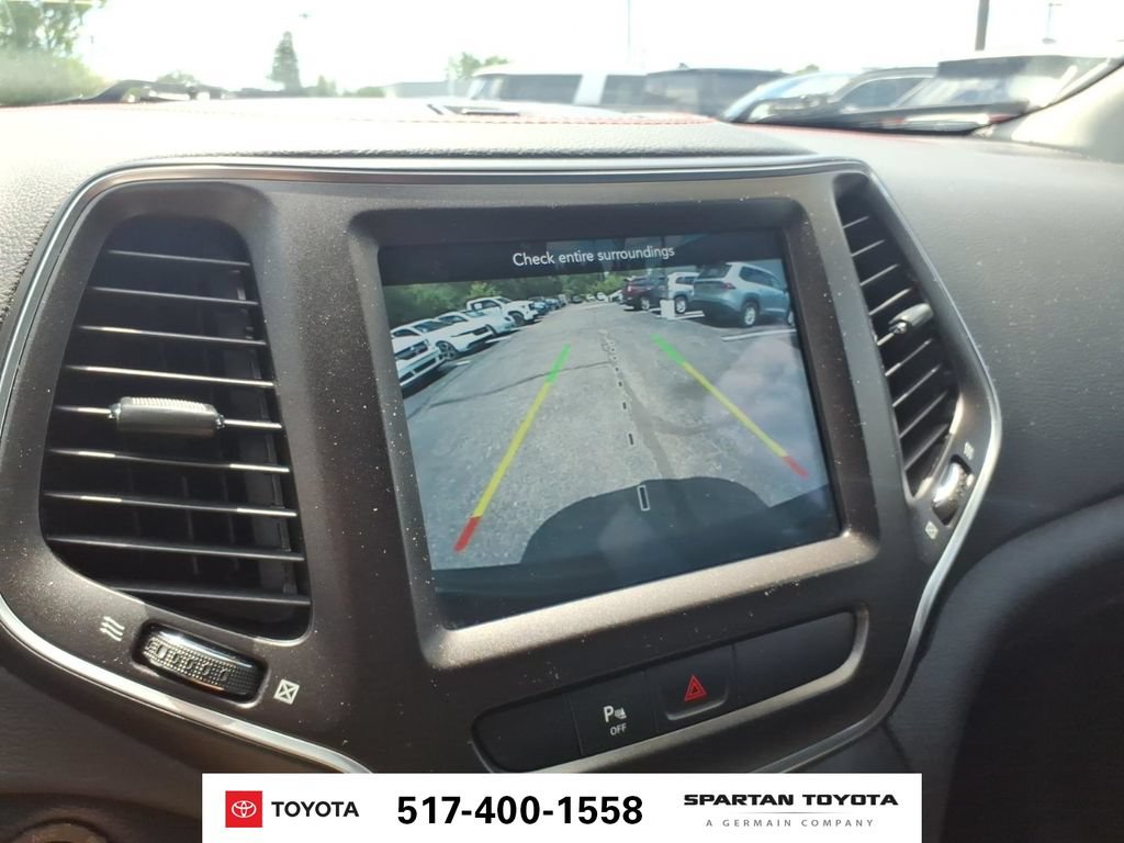 Used 2019 Jeep Cherokee Trailhawk w/ Cold Weather Group AWD/4WD image 25
