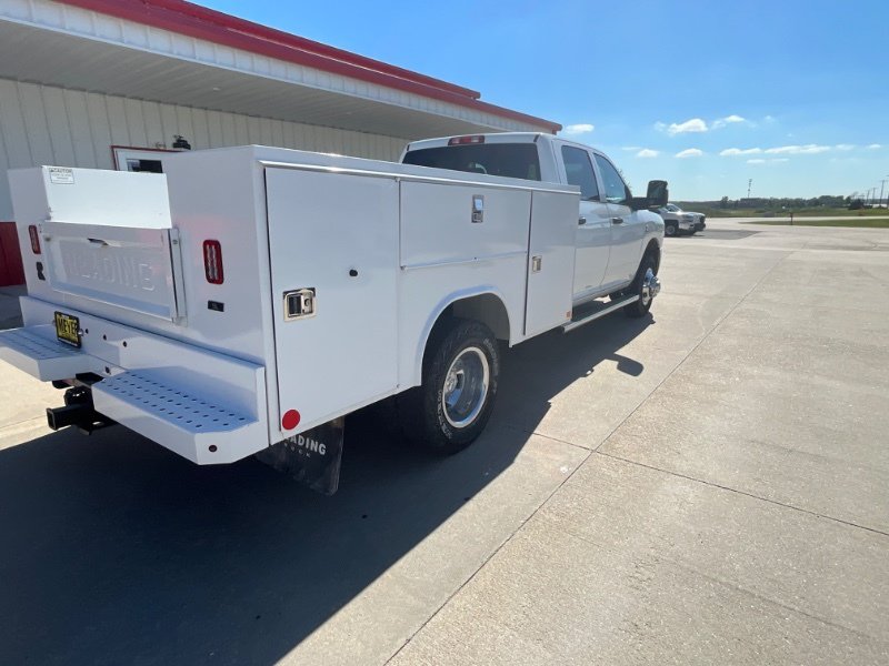 Used 2024 RAM 3500 Tradesman w/ Chrome Appearance Group AWD/4WD image 10