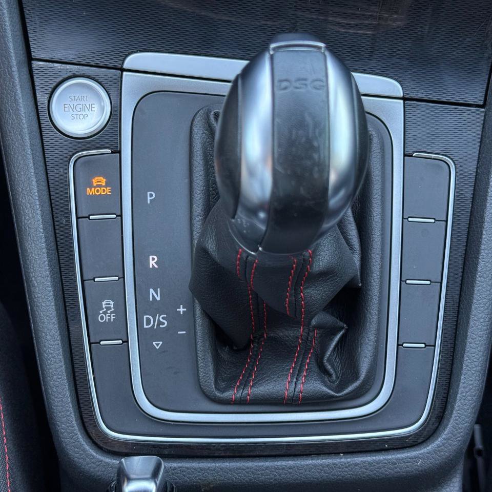 Used 2016 Volkswagen GTI SE w/ Lighting Package (SEL) FWD image 18