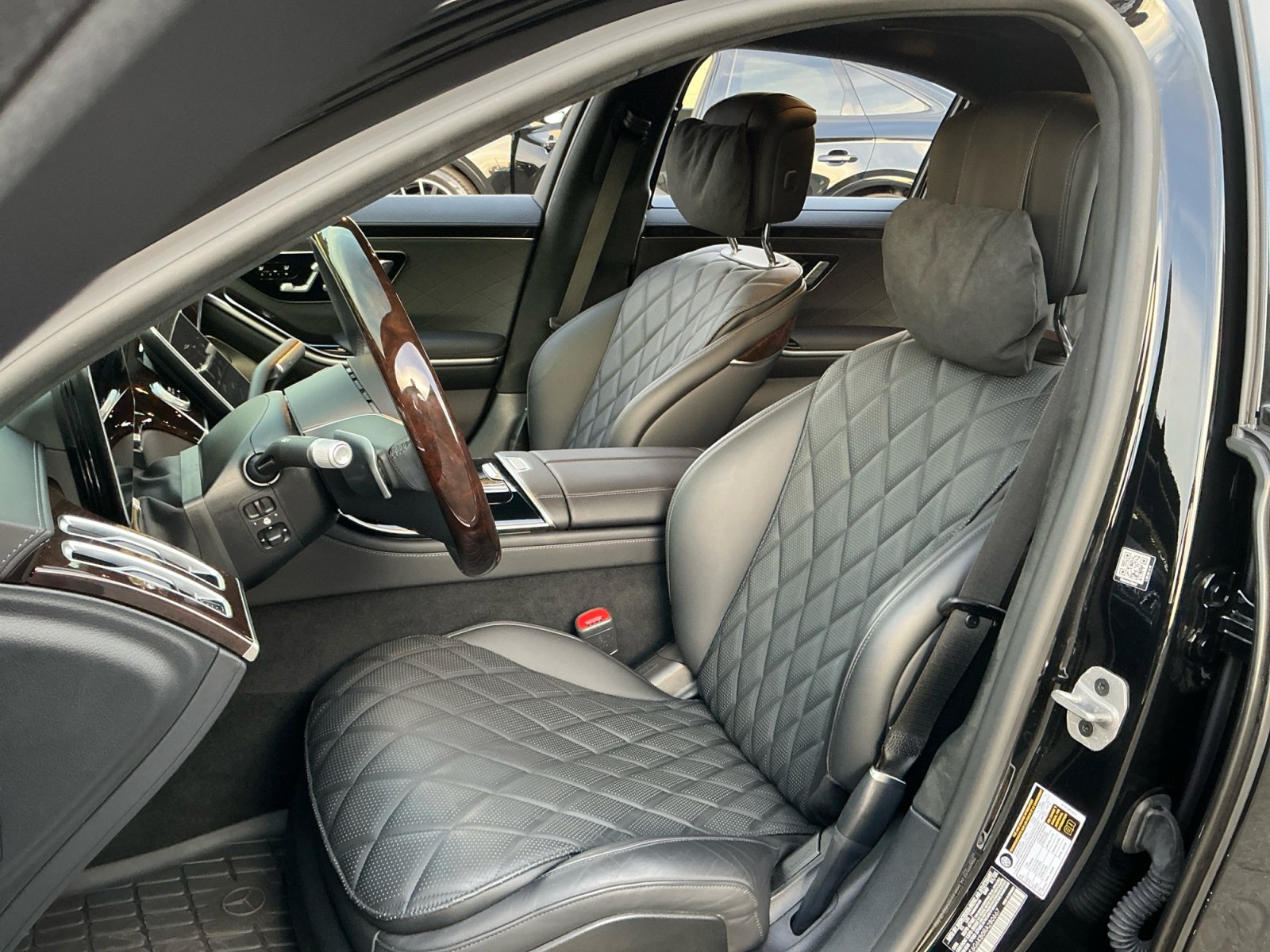 Used 2024 Mercedes-Benz S 580e 4MATIC Sedan image 18