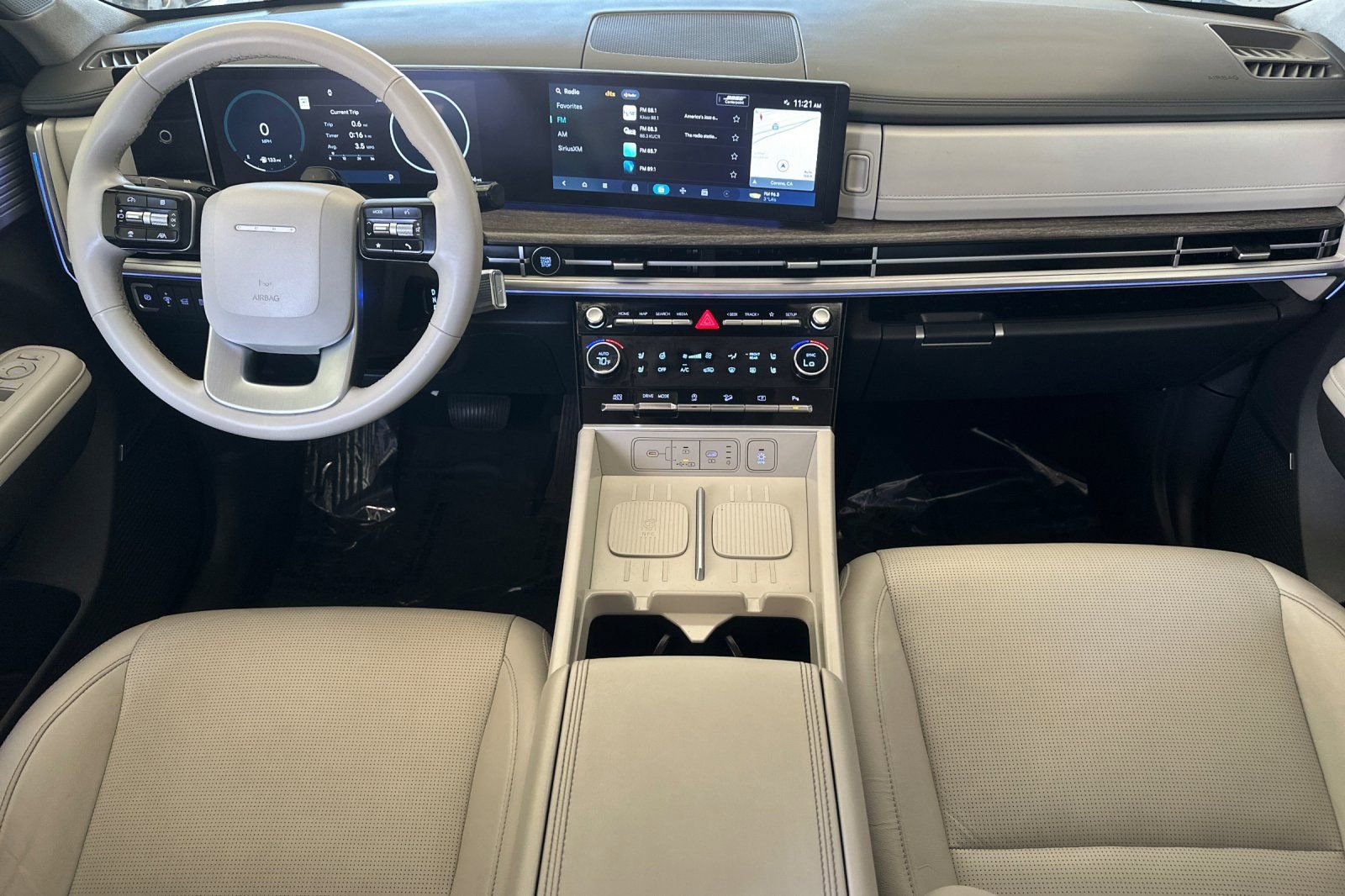 Used 2024 Hyundai Santa Fe Limited image 12