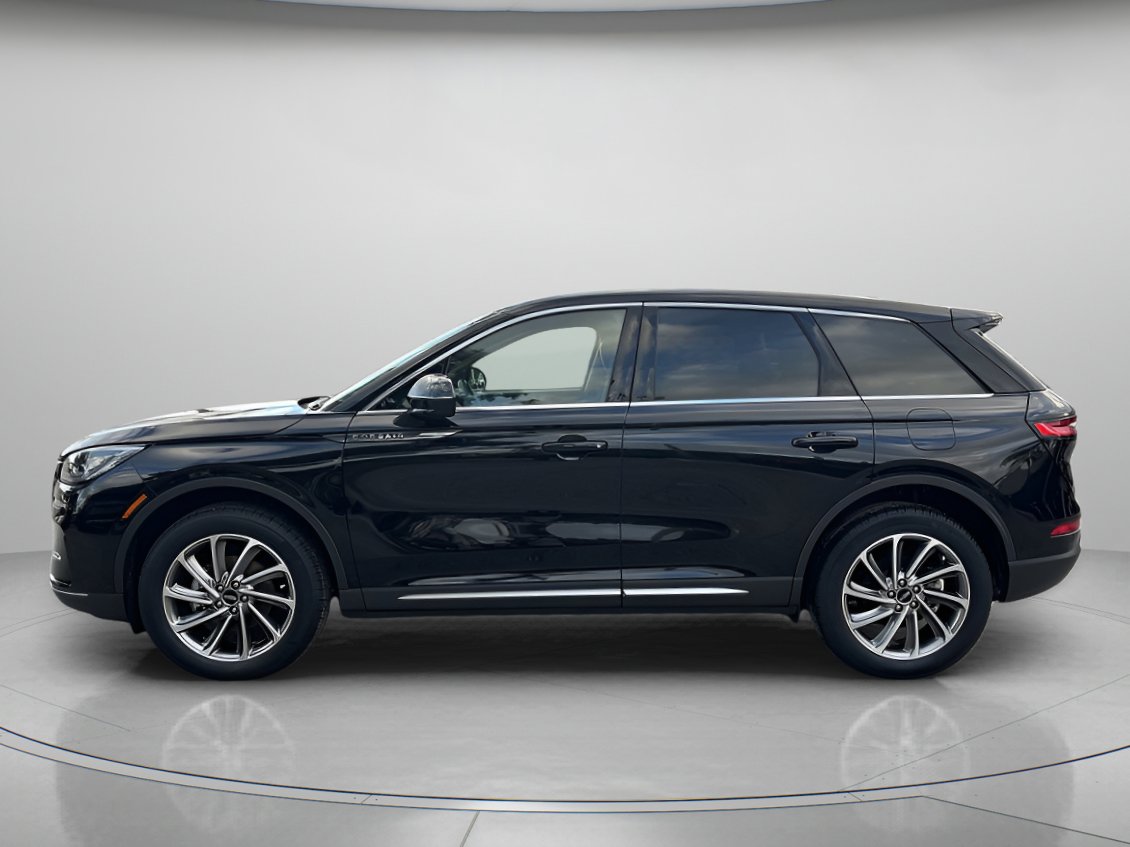 Used 2025 Lincoln Corsair FWD w/ Equipment Group 101A image 5