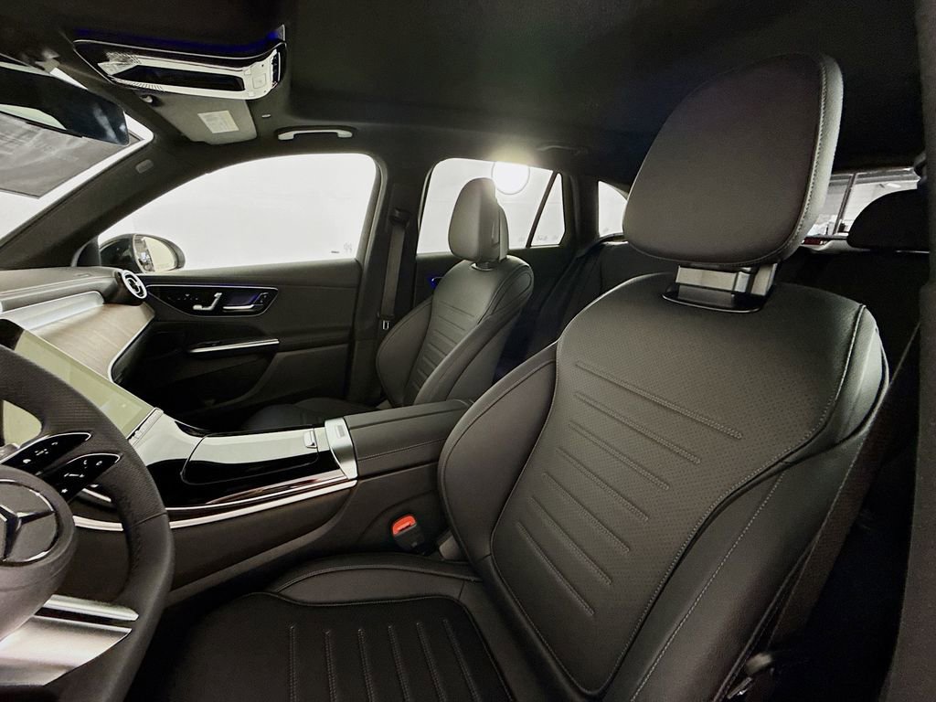 Used 2026 Mercedes-Benz GLC 300 4MATIC image 5