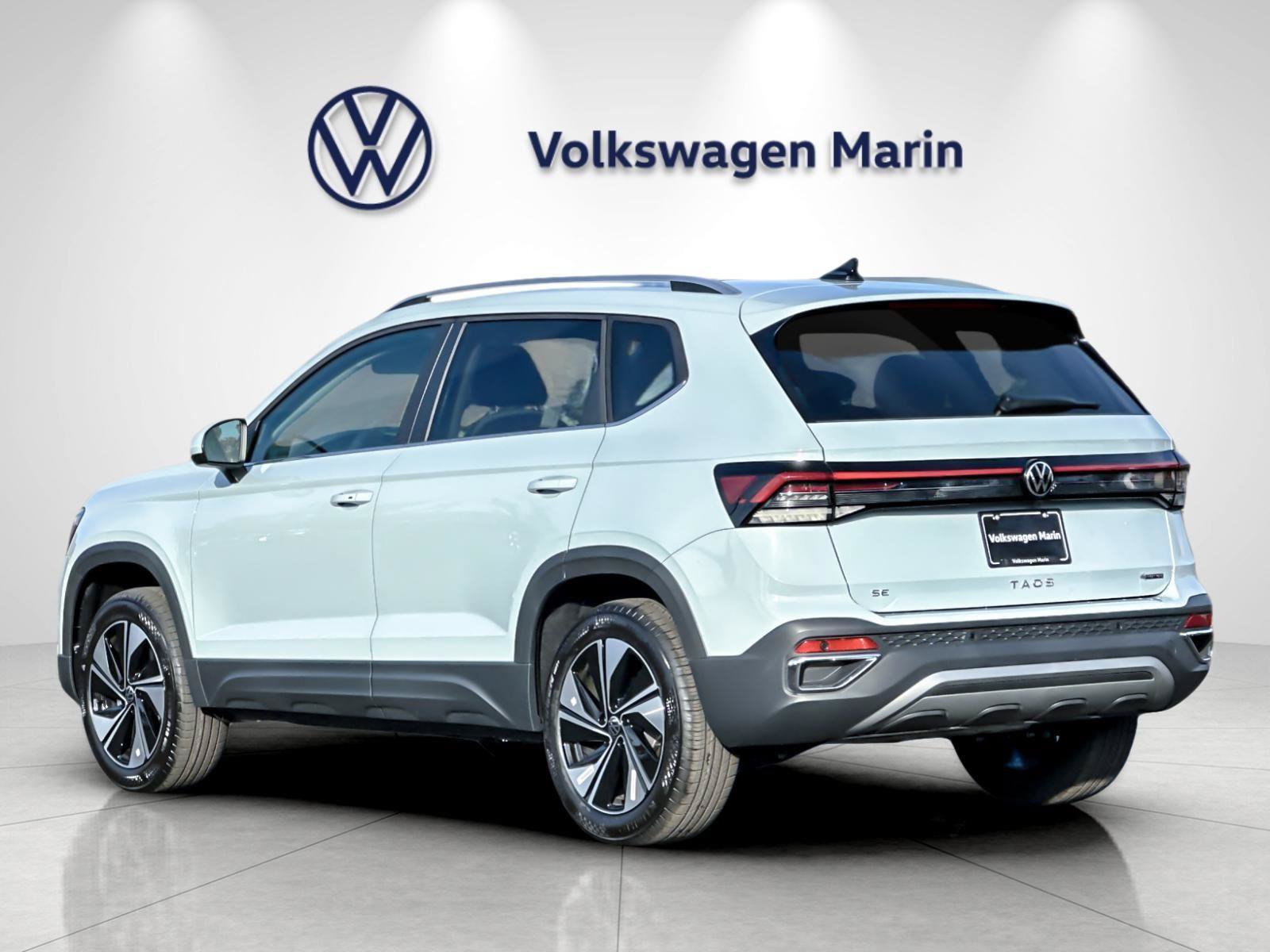 New 2026 Volkswagen Taos SE AWD/4WD image 3