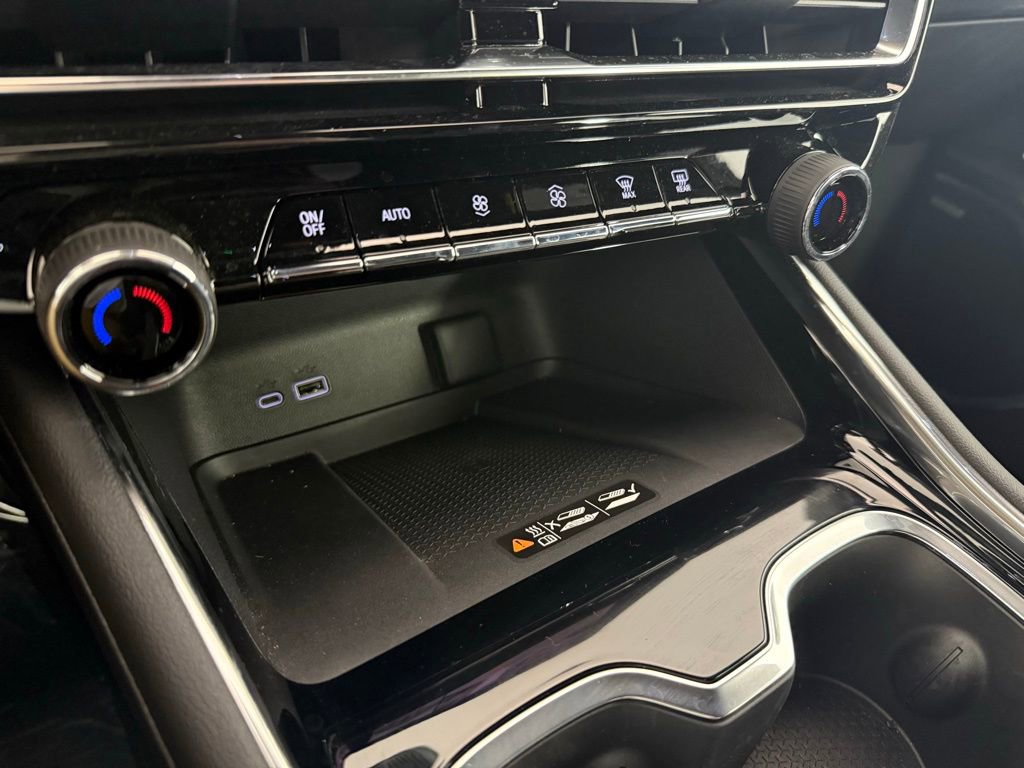 New 2025 Chevrolet Traverse LT w/ Enhanced Driving Package image 23