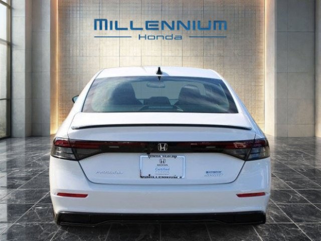 Used 2025 Honda Accord Sport image 4
