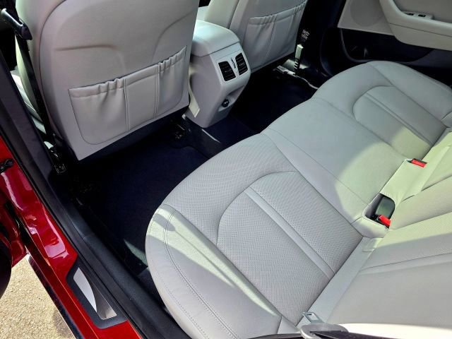 Used 2016 Hyundai Sonata Limited w/ Option Group 02 image 33