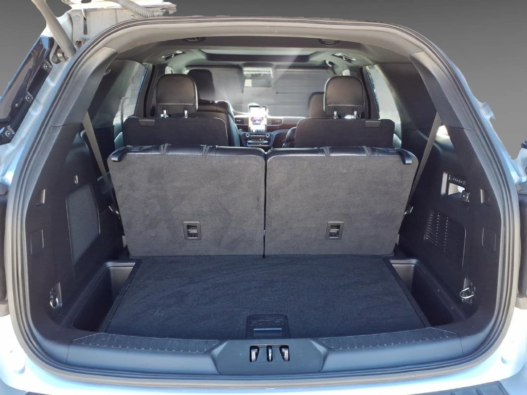 Used 2020 Ford Explorer ST w/ Premium Technology Package AWD/4WD image 15