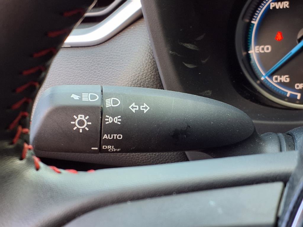 Used 2024 Toyota RAV4 SE image 29