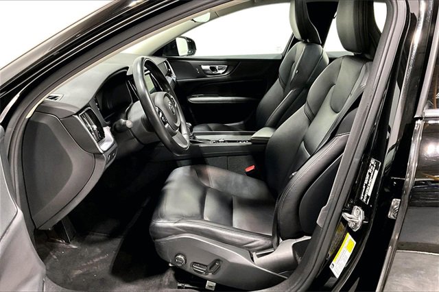 Used 2019 Volvo S60 T5 Momentum w/ Premium Package image 26