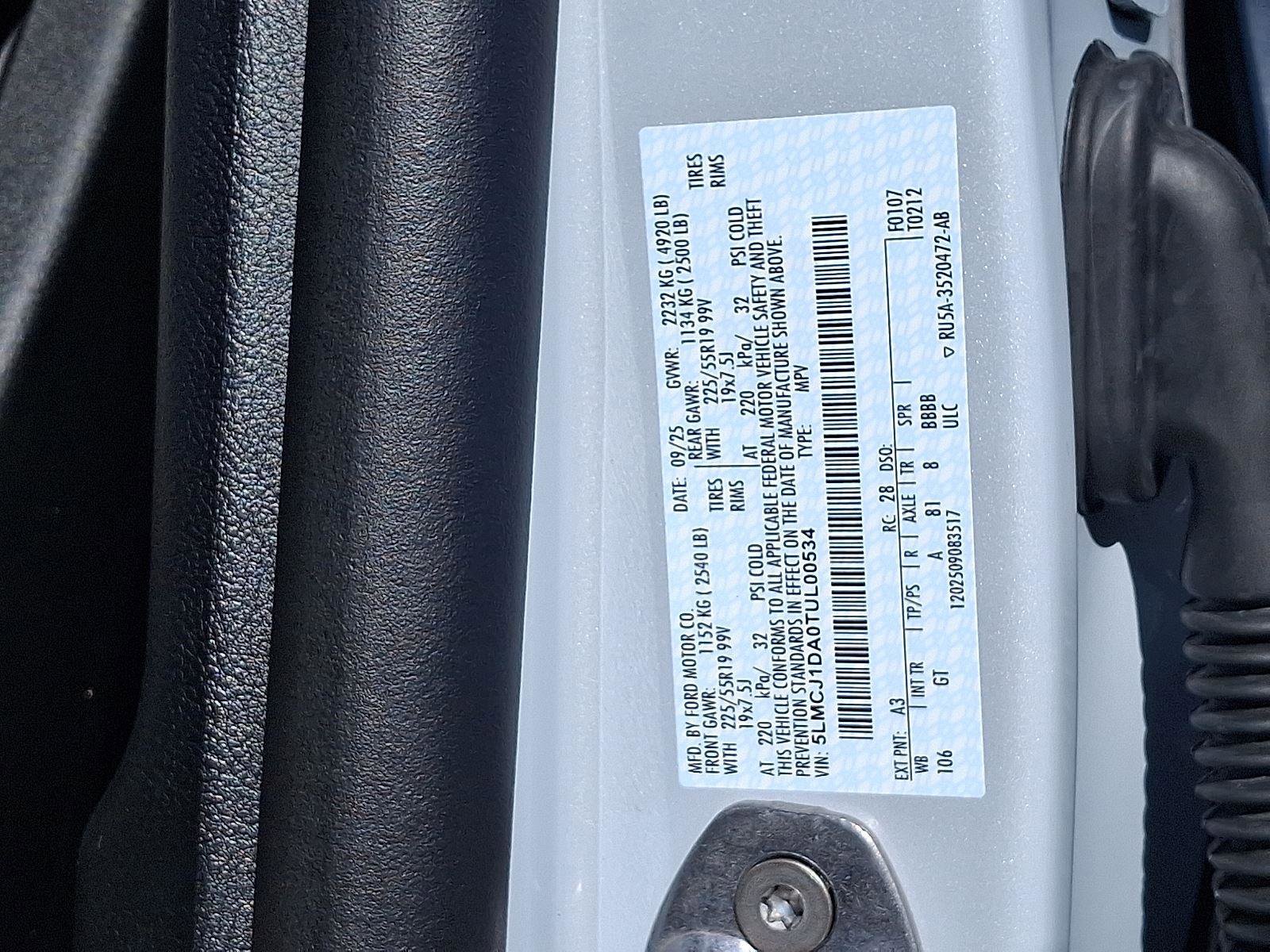 New 2026 Lincoln Corsair Premiere image 18