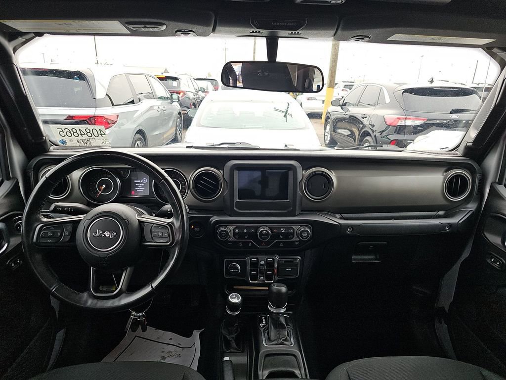 Used 2022 Jeep Gladiator Sport AWD/4WD image 6