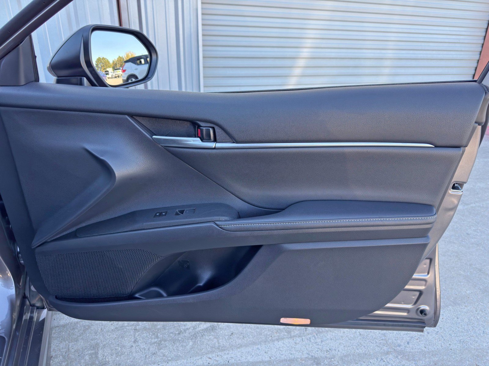 Used 2024 Toyota Camry XSE w/ Navigation Package image 41