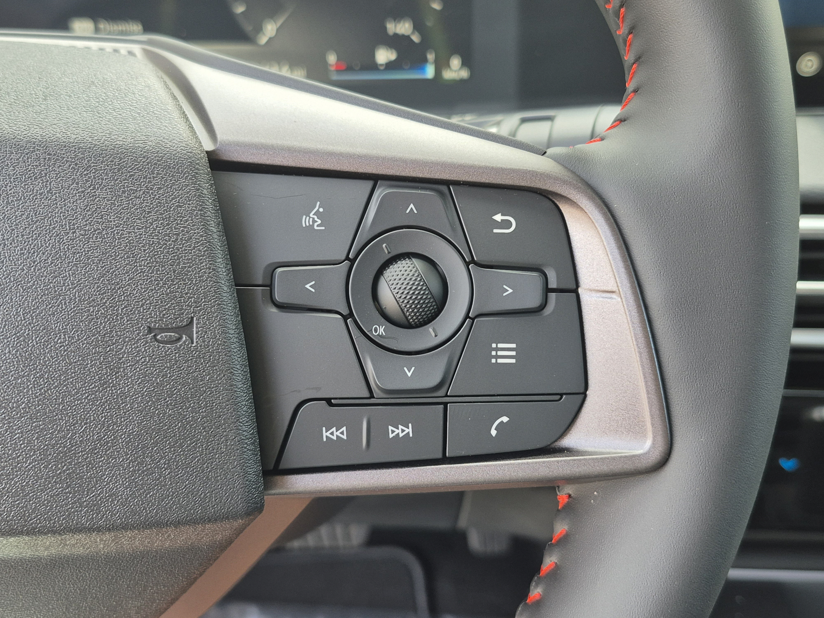 New 2026 Nissan Sentra SR w/ SR Premium Package FWD image 31
