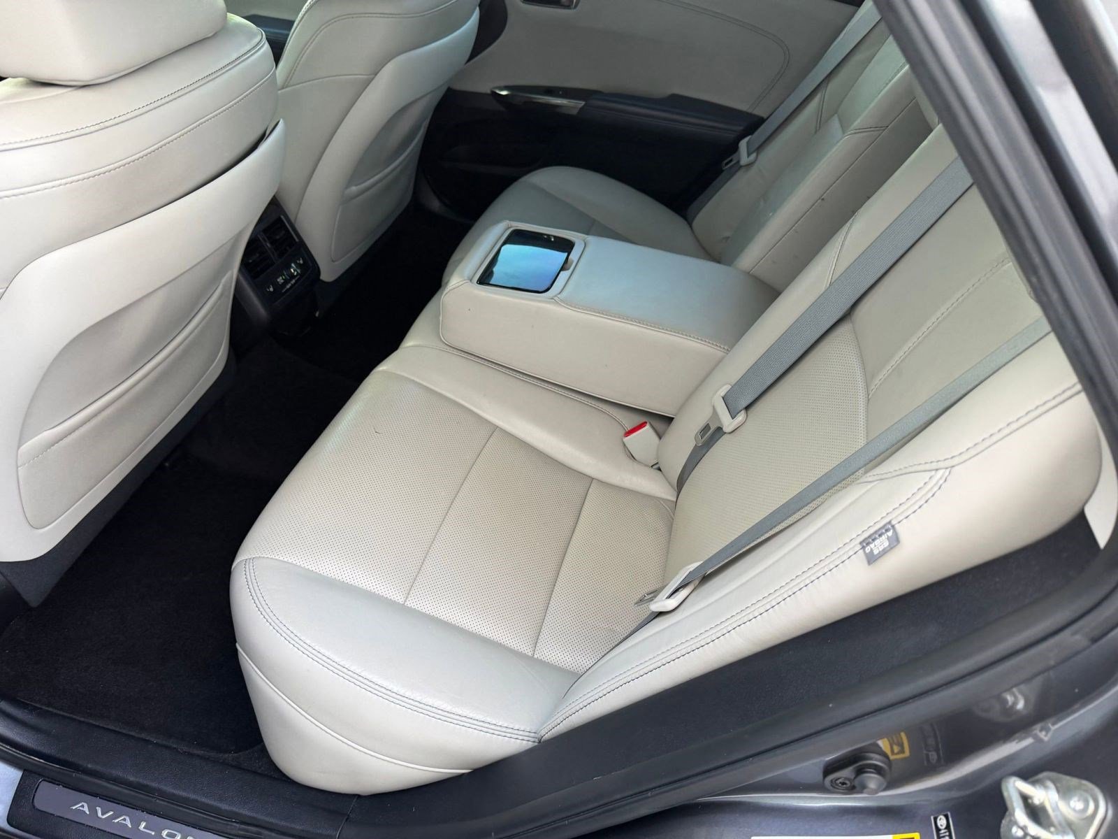 Used 2015 Toyota Avalon Limited FWD image 14