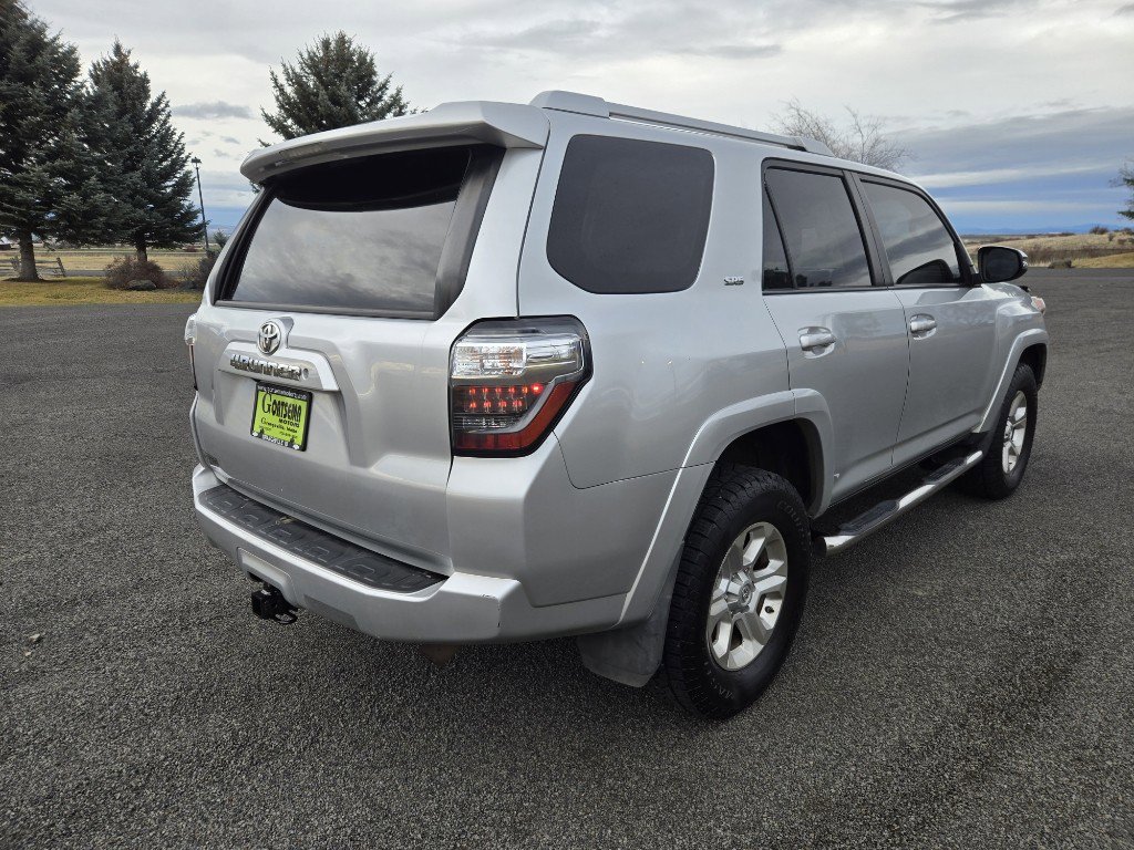 Used 2016 Toyota 4Runner SR5 Premium image 6