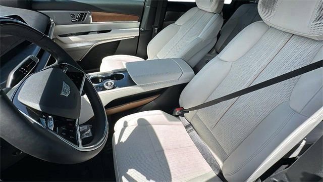 New 2026 Cadillac Vistiq Sport w/ LPO, Floor Liner Package image 20