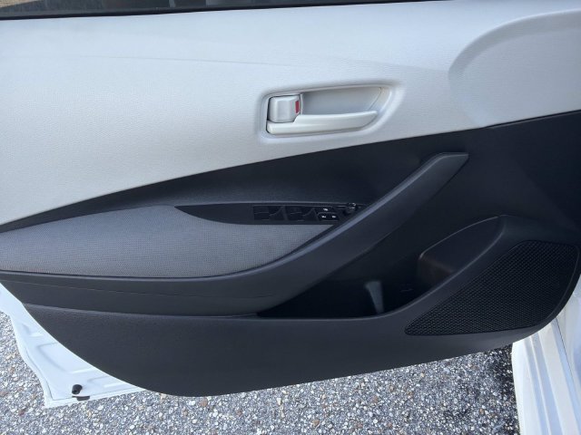 Used 2022 Toyota Corolla LE FWD image 13