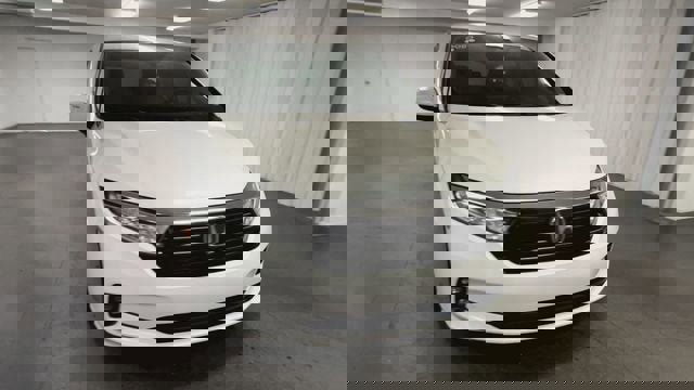 Used 2023 Honda Odyssey Elite image 3