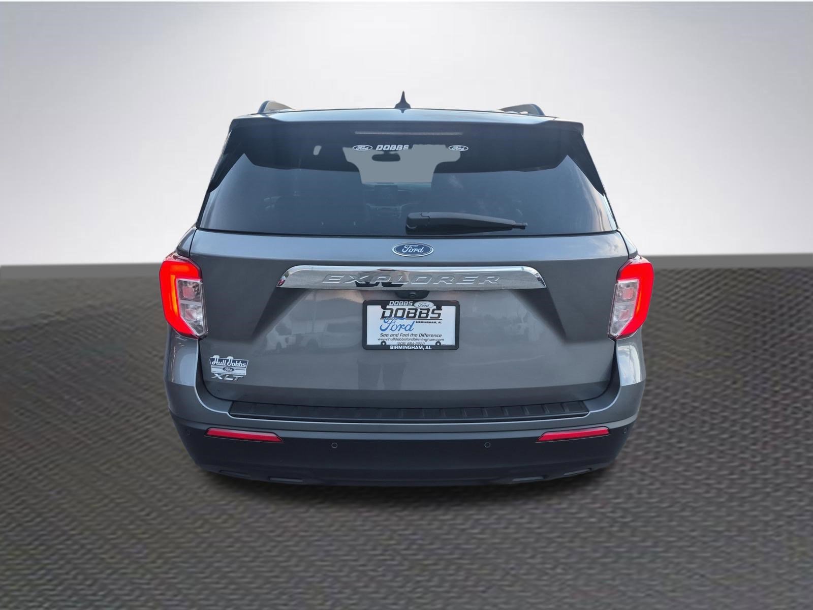 Used 2024 Ford Explorer XLT image 6