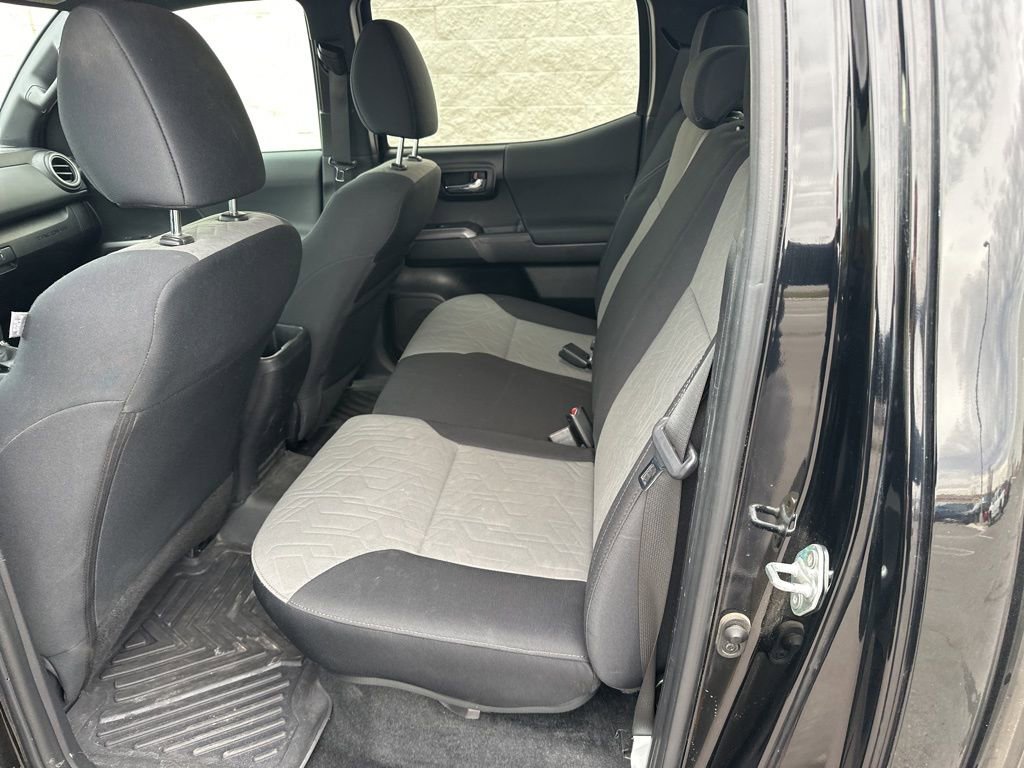 Used 2023 Toyota Tacoma TRD Off-Road AWD/4WD image 9