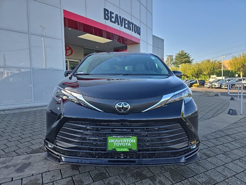 New 2026 Toyota Sienna XLE AWD/4WD image 8