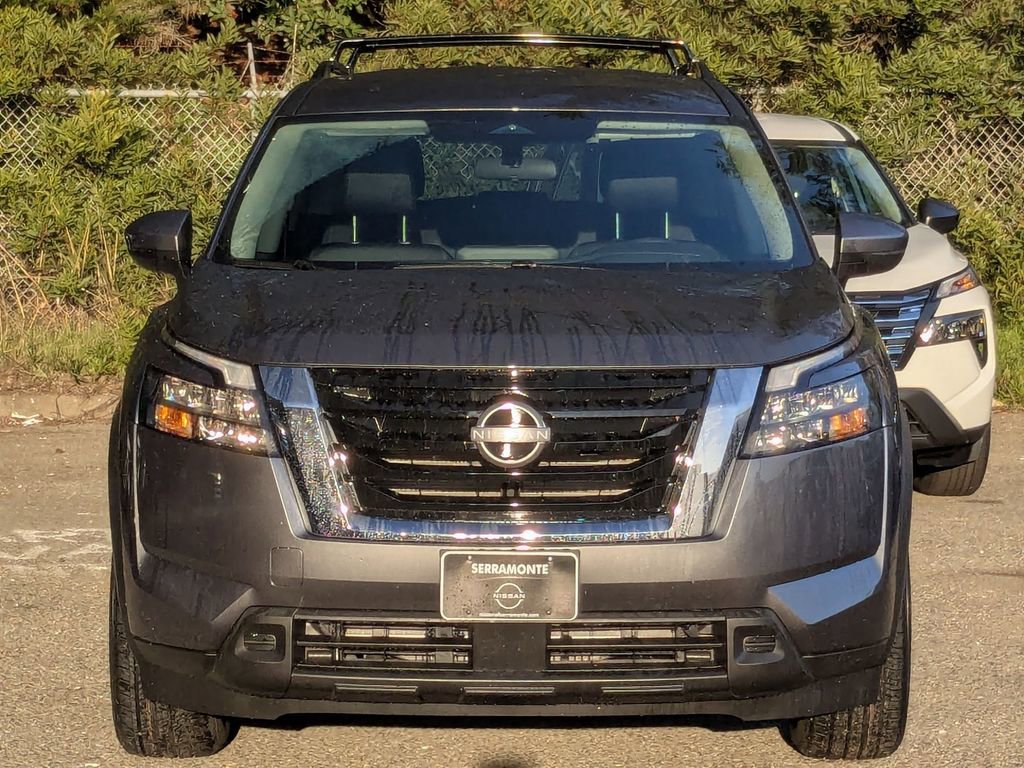 New 2025 Nissan Pathfinder SV image 2
