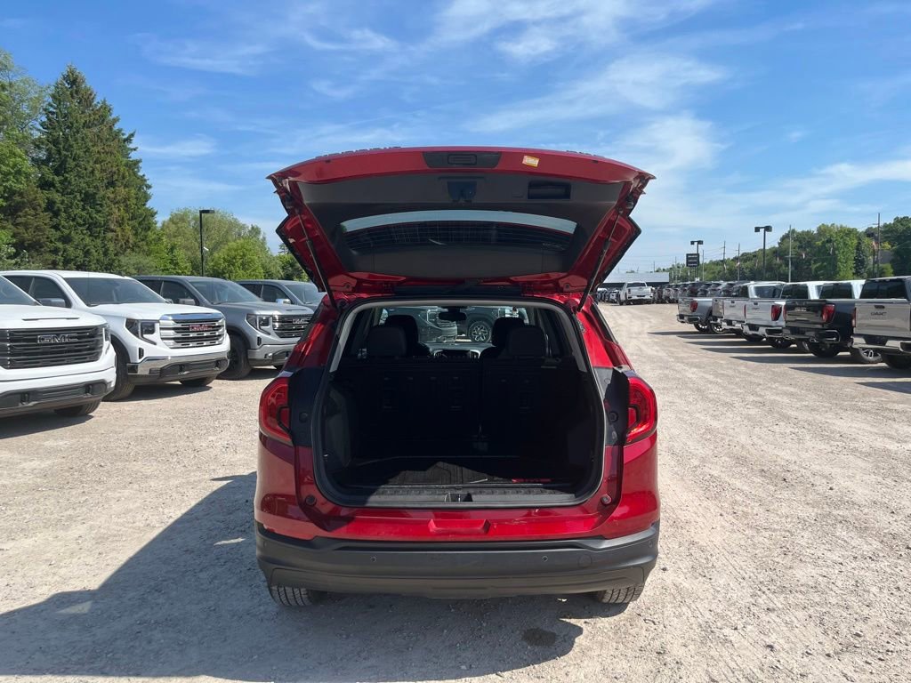 Used 2023 GMC Terrain SLE w/ Driver Convenience Package AWD/4WD image 10