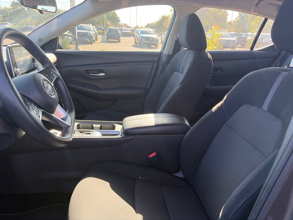 Used 2024 Nissan Sentra SV FWD image 9