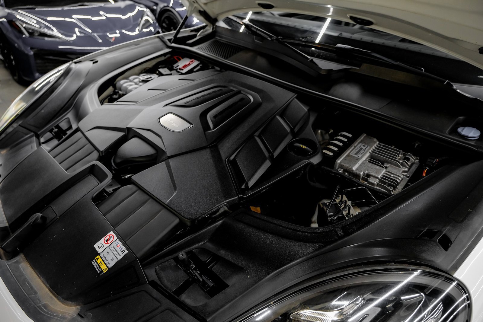 Used 2023 Porsche Cayenne Coupe image 62