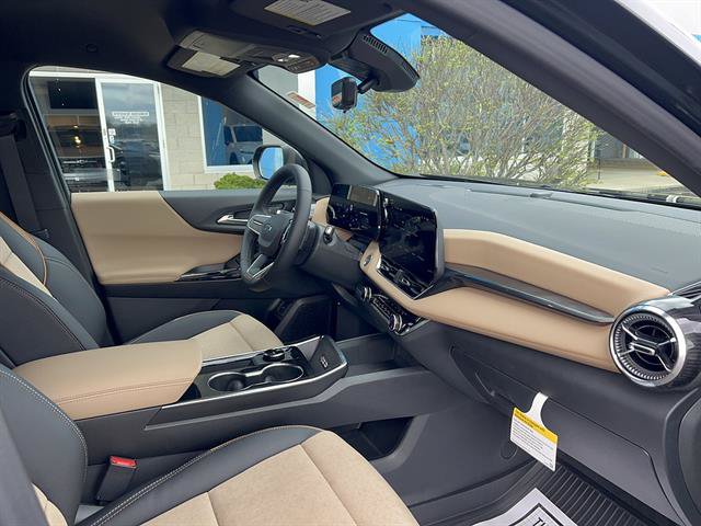 New 2026 Chevrolet Equinox ACTIV w/ Convenience Package III FWD image 15