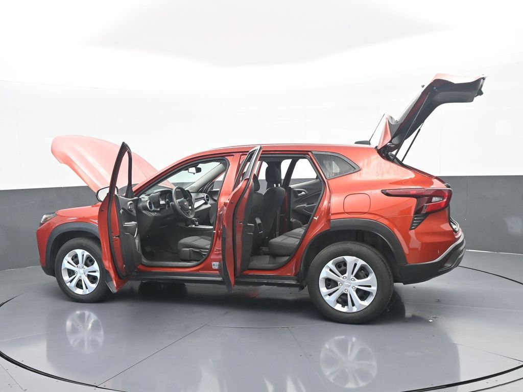 Used 2024 Chevrolet Trax LS image 68