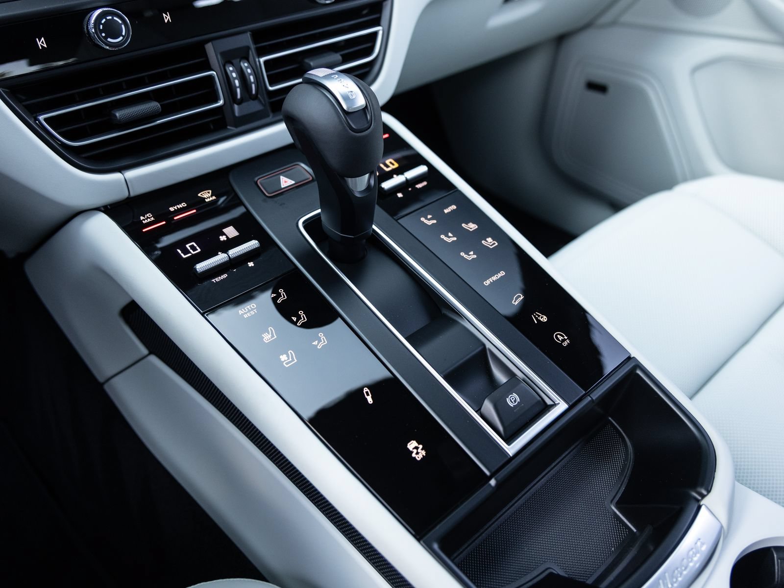 New 2026 Porsche Macan S AWD/4WD image 18