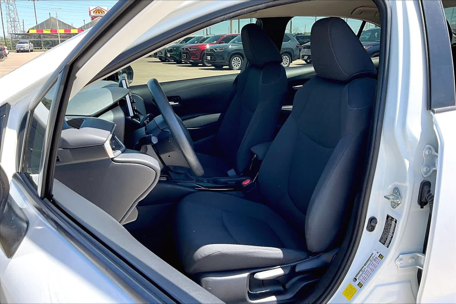 Used 2021 Toyota Corolla LE FWD image 8