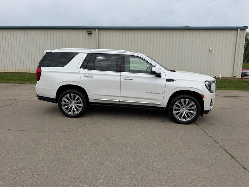 Used 2022 GMC Yukon Denali image 2