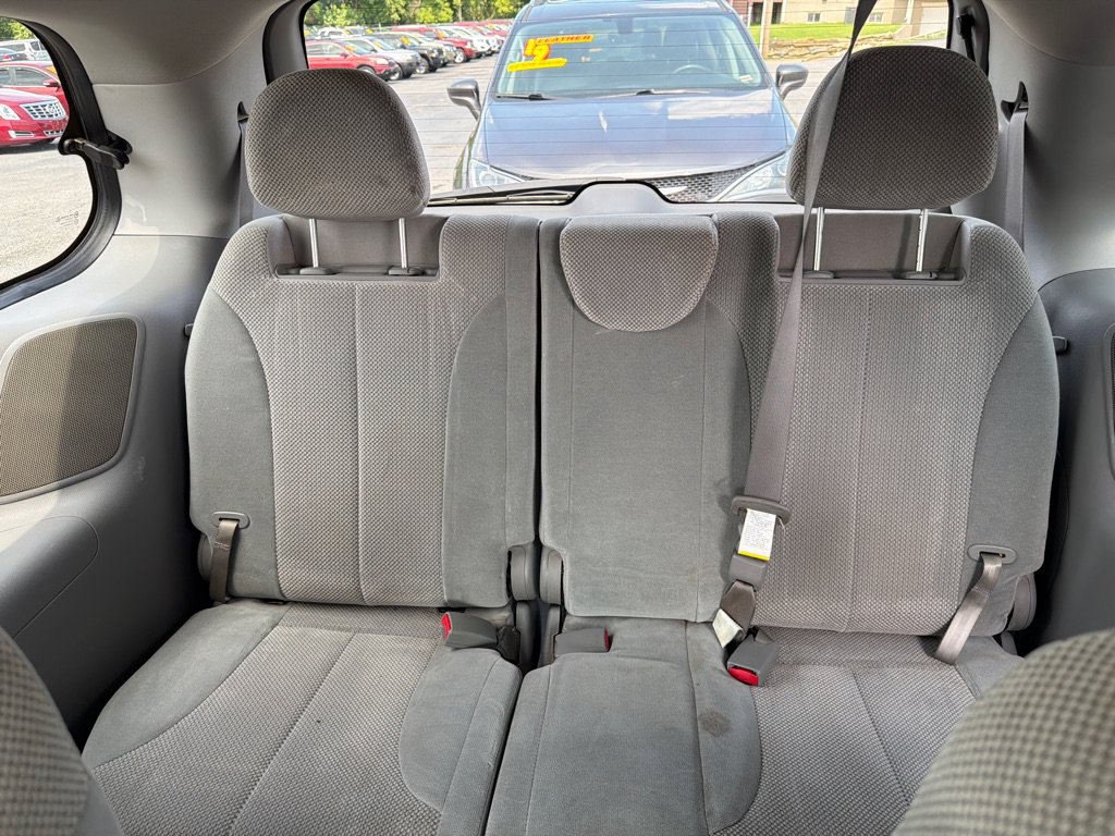 Used 2012 Kia Sedona EX FWD image 13