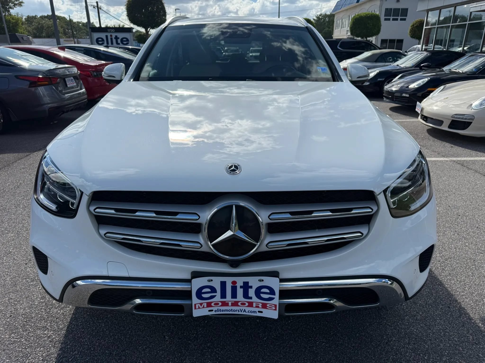 Used 2022 Mercedes-Benz GLC 300 4MATIC w/ Multimedia Package Lite image 2