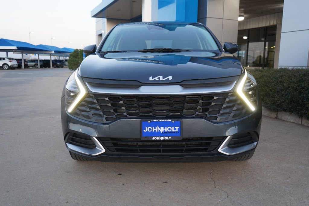 Used 2024 Kia Sportage LX image 3