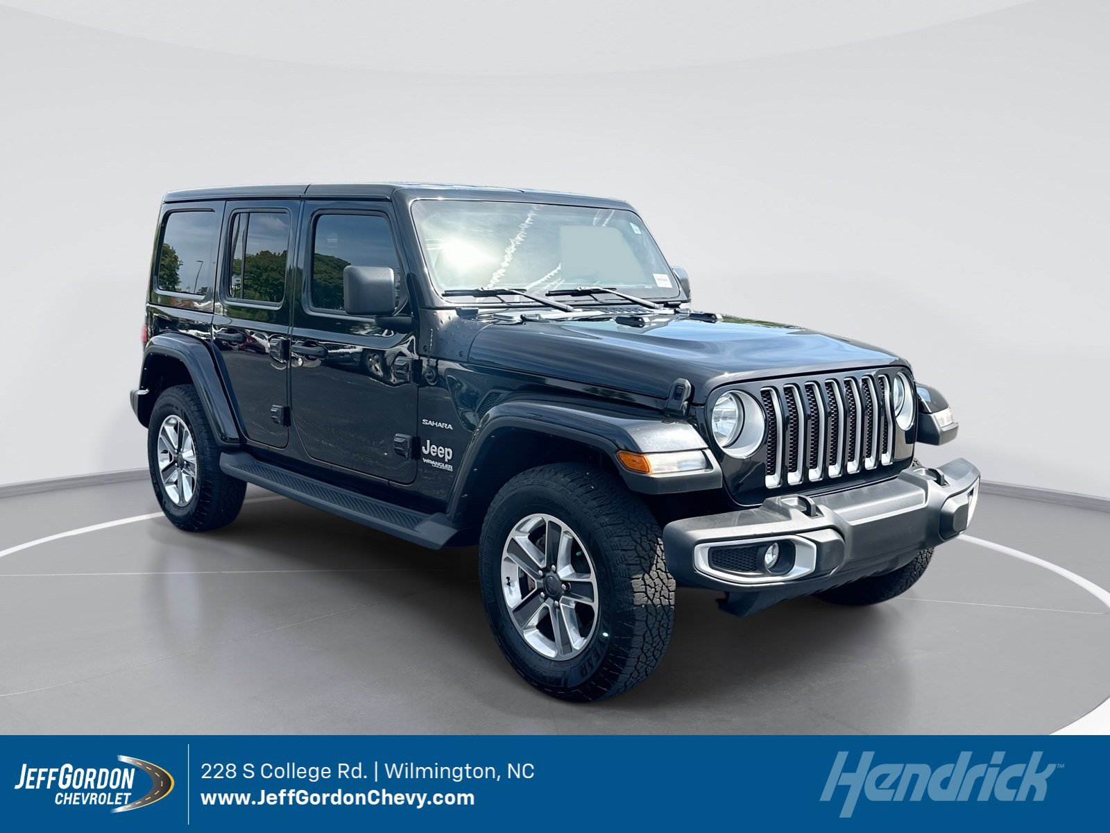 Used 2022 Jeep Wrangler Unlimited Sahara AWD/4WD image 1
