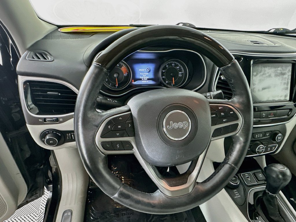 Used 2019 Jeep Cherokee Overland AWD/4WD image 16