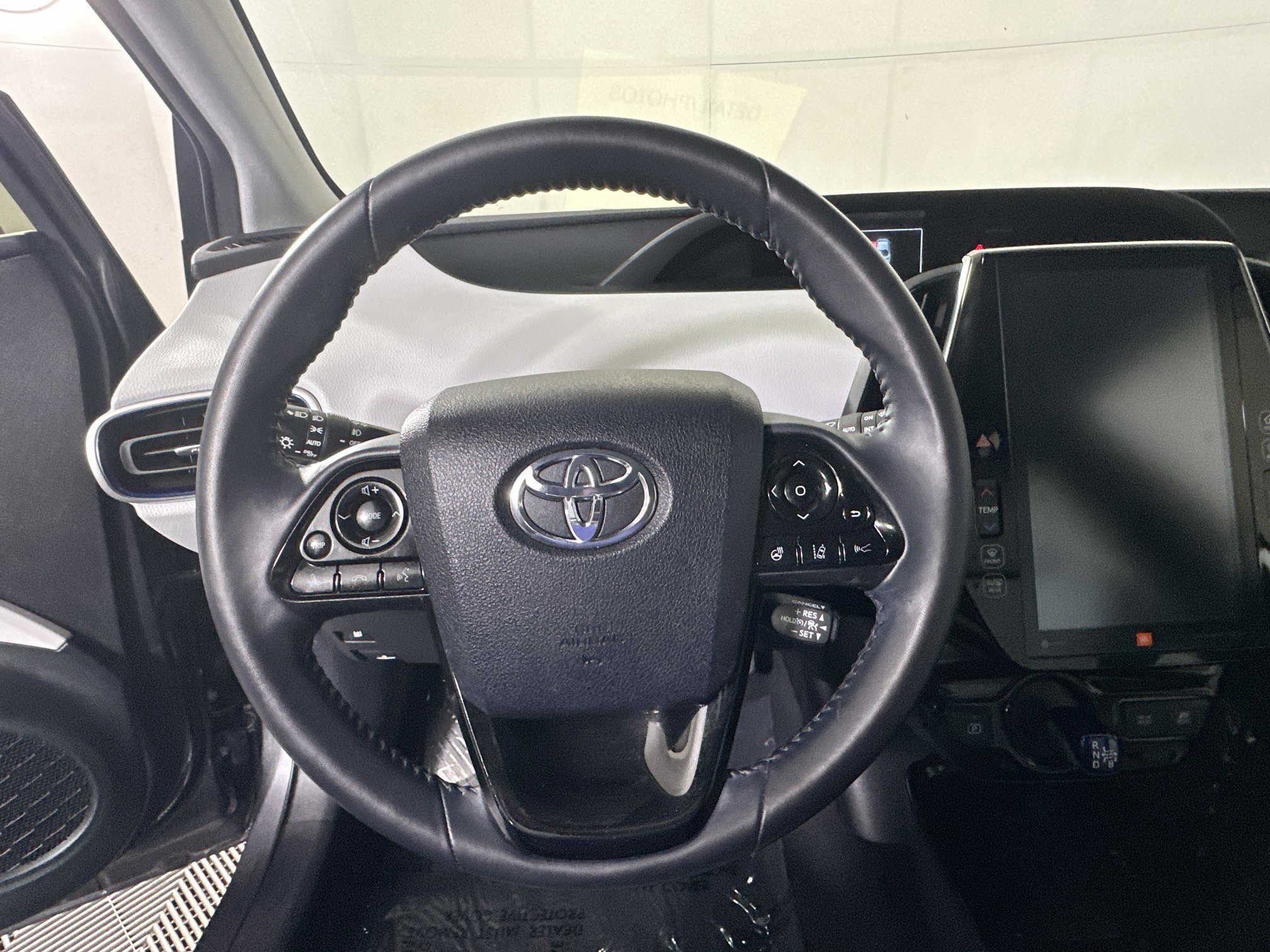 Used 2022 Toyota Prius Limited image 15