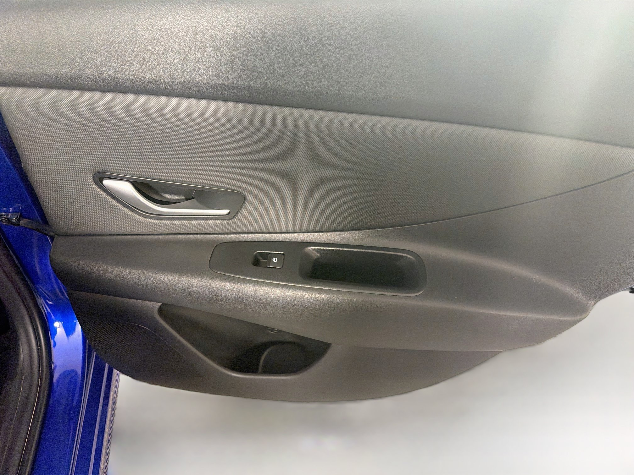 Used 2025 Hyundai Elantra SEL FWD image 30