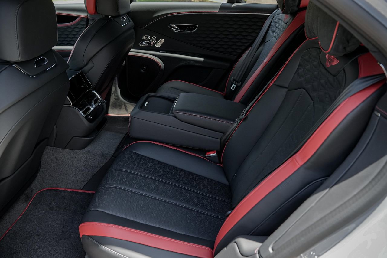 New 2025 Bentley Flying Spur Plug-In Hybrid image 38