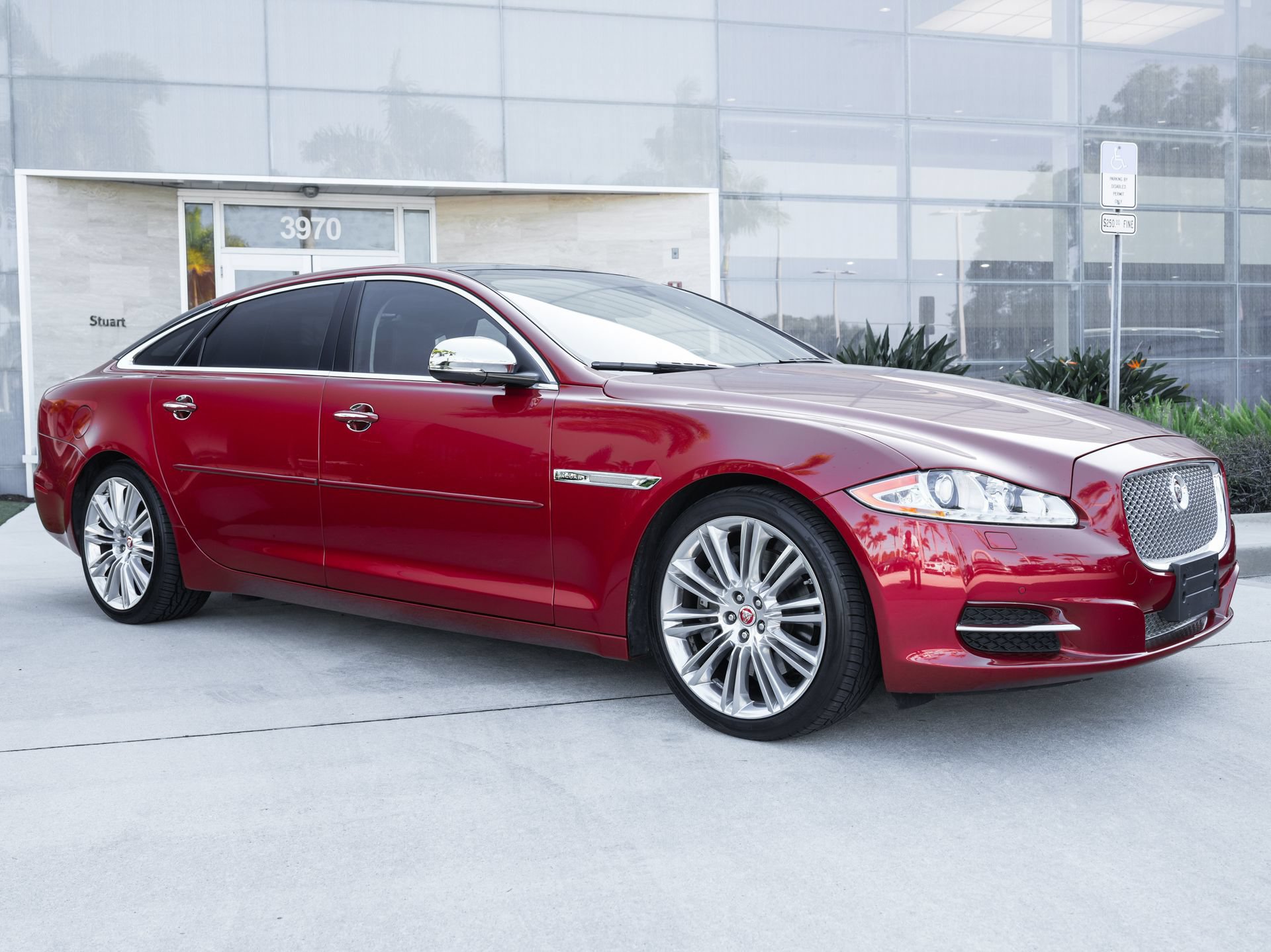 Used 2015 Jaguar XJ L Portfolio AWD/4WD image 3