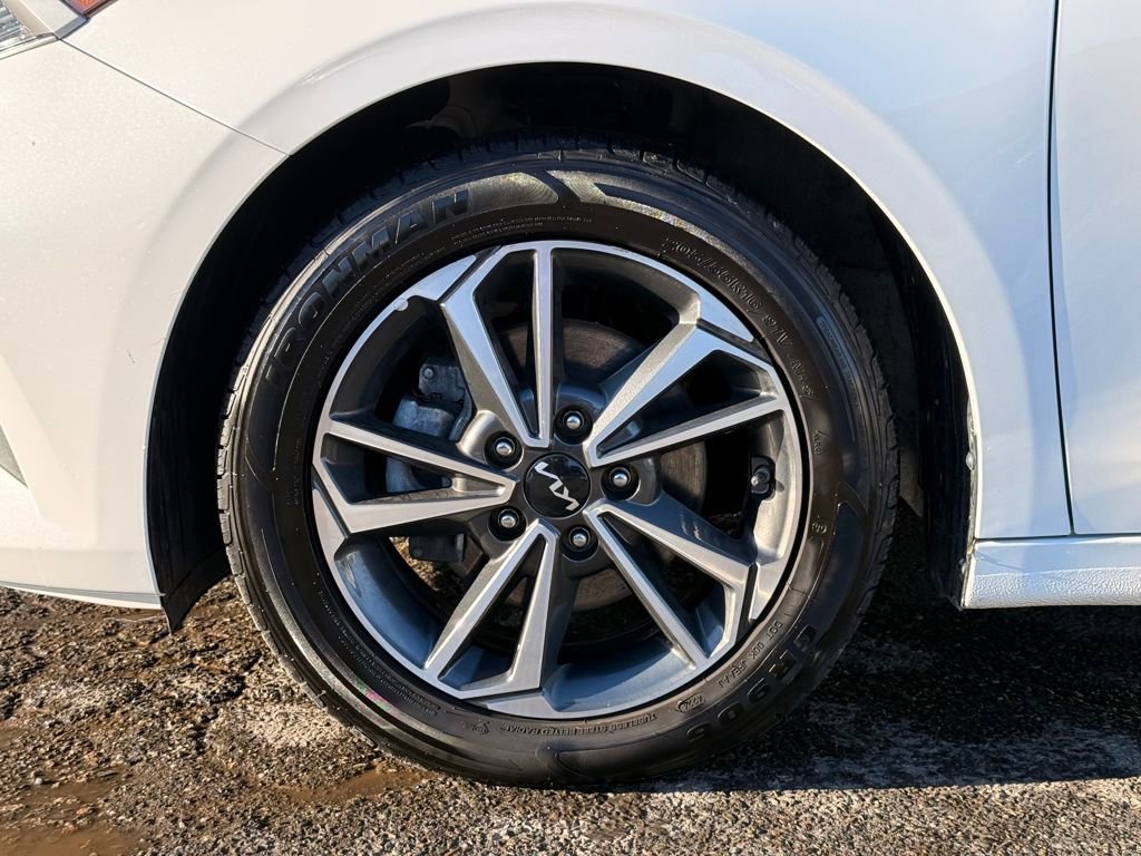 Used 2023 Kia Forte LXS image 10