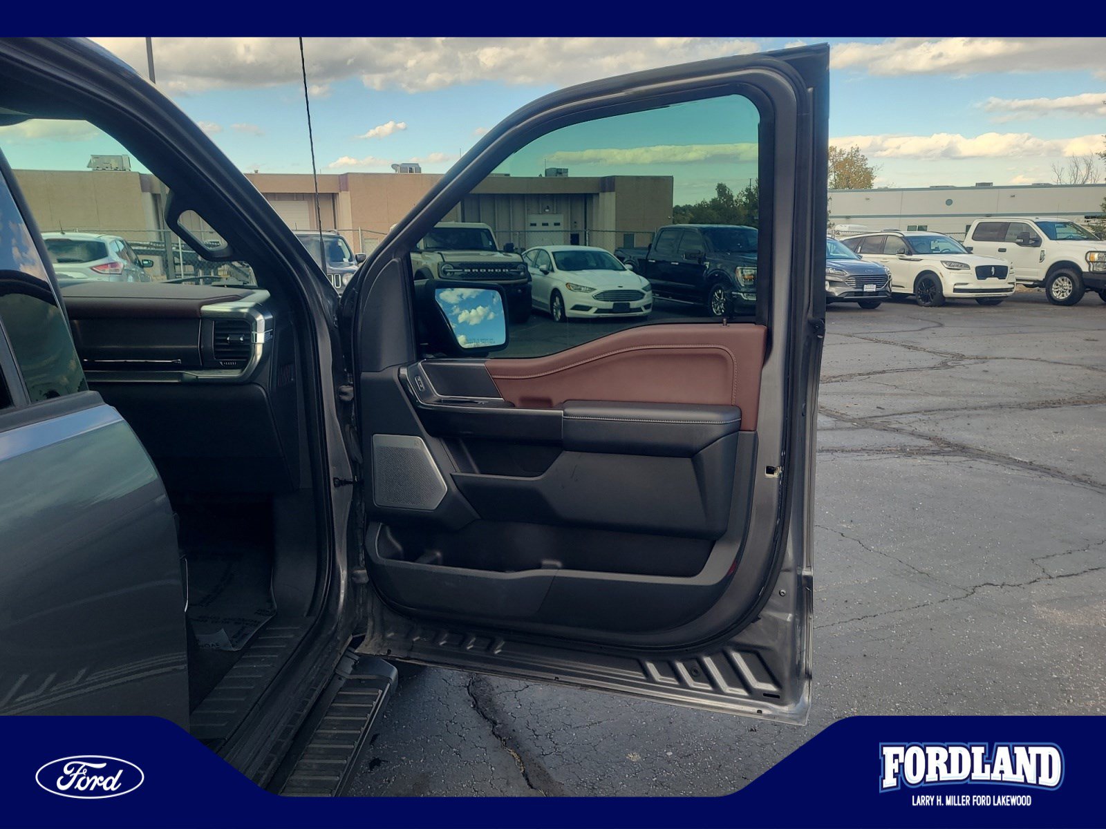 Used 2021 Ford F150 Lariat w/ Equipment Group 502A High AWD/4WD image 16