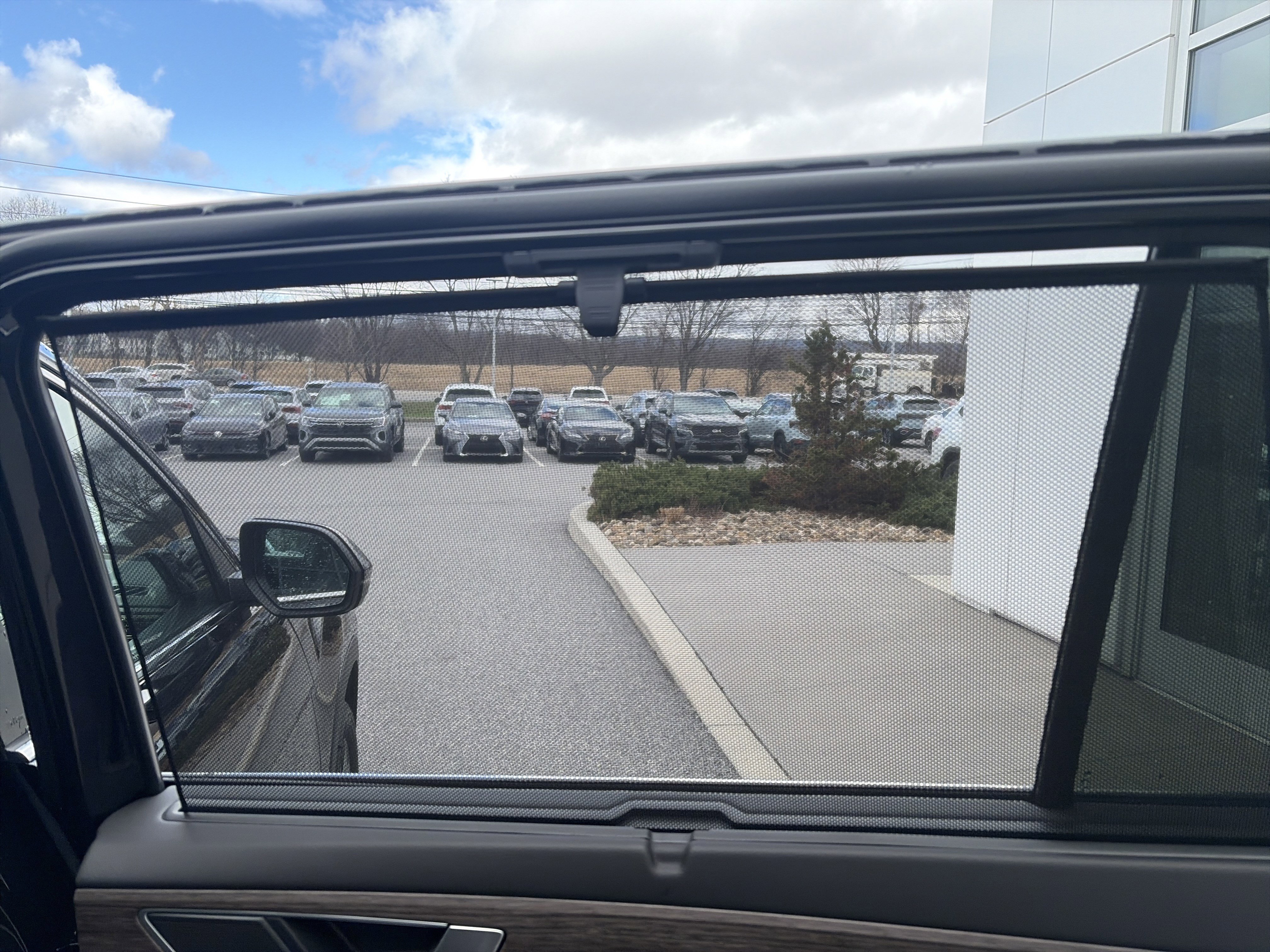 Used 2024 Volkswagen Atlas SEL image 35