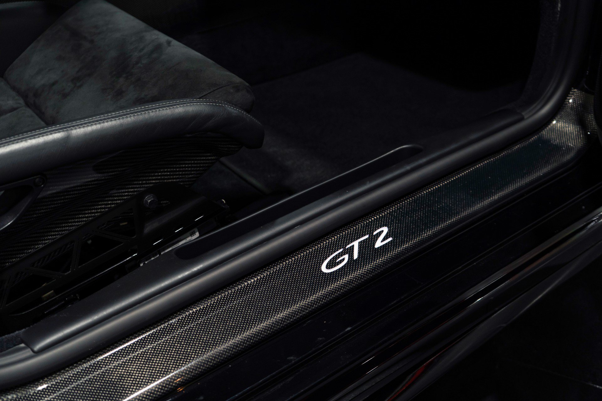 Used 2008 Porsche 911 GT2 RWD image 8